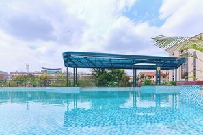 Pool - Luxury Skyline Apartment Kilimani- Balcony, Fast Wi-Fi, Pool & Gym (Nairobi)