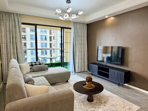Living area - Luxury Skyline Apartment Kilimani- Balcony, Fast Wi-Fi, Pool & Gym (Nairobi)