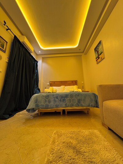 Elegant air-conditioned suite - wifi & Netflex
