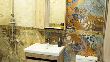 Standard Double Room, Hill View | Bathroom