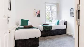 3 bedrooms, iron/ironing board, free WiFi, bed sheets