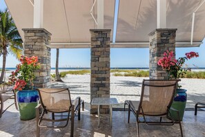 Terrace/patio - Island Girl vacation Home (Fort Myers Beach)