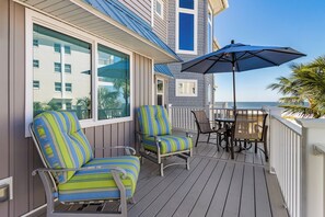 Property grounds - Warm Sands Vacation House (Fort Myers Beach)