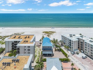 On the beach - Warm Sands Vacation House (Fort Myers Beach)