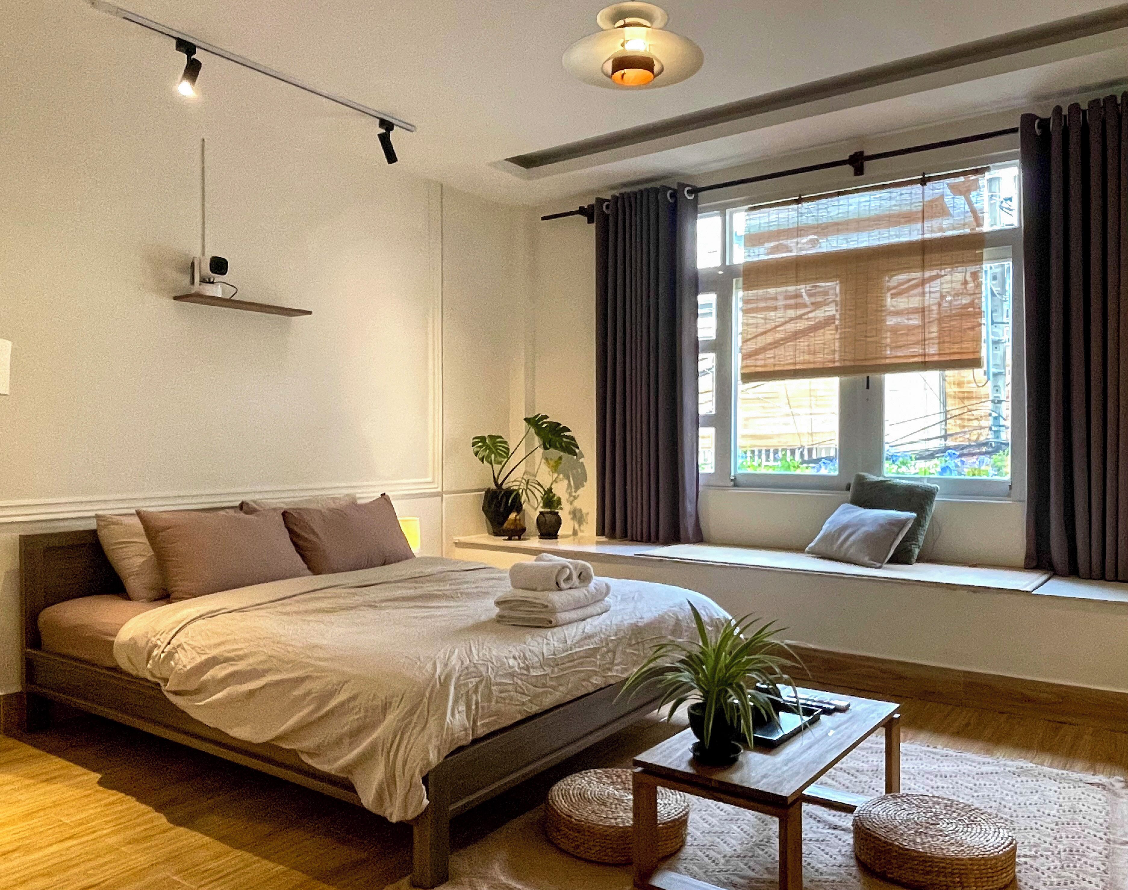Design tweepersoonskamer, balkon, uitzicht op de stad | Lakens van Egyptisch katoen, luxe beddengoed, donsdekens