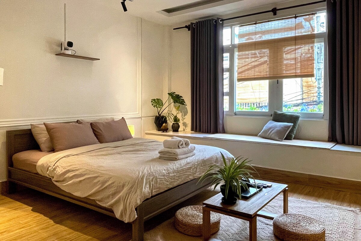 Phòng đôi có thiết kế đặc sắc, ban công, quang cảnh thành phố | Bộ trải giường bằng vải cotton Ai Cập, bộ đồ giường cao cấp 