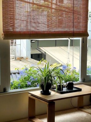 Design Double Room, Balcony, City View | Interior detail - Kén Stay  (Phu Nhuan)