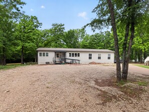 Exterior - Lake Front - Private Dock on with Boat Launch (Quitman)