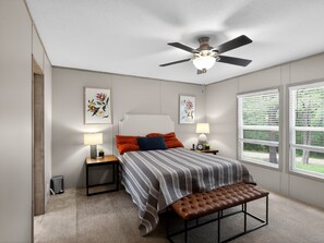 Room - Lake Front - Private Dock on with Boat Launch (Quitman)