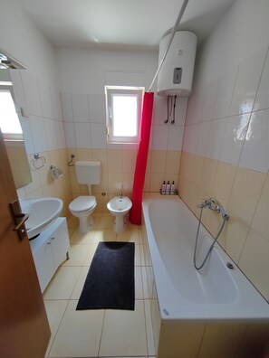 Bathroom - Vrbo Property (Pula)