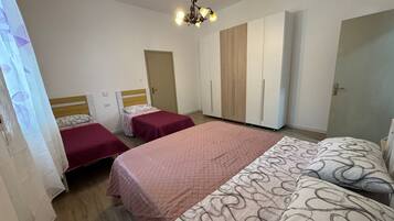 2 Schlafzimmer, Bügeleisen/Bügelbrett, Internetzugang, Bettwäsche