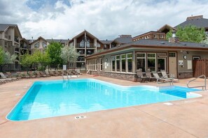 Pool - Sundrift Corner Suite - Near Beach & Ski Hill w/Pool (Invermere)