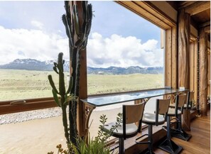 Interior - Timberstone, a Luxurious 3-bedroom home perfect for your Yellowstone adventures! (Gardiner)
