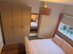 Room - Cosy and Easy access to Central London and event venues in North London (London)