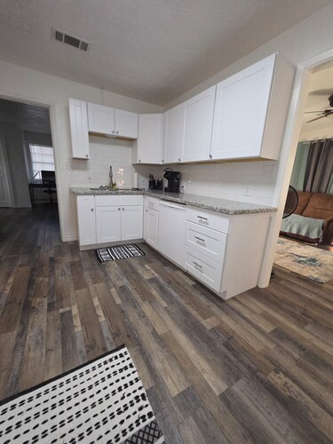 Fabulous 3-bedroom house with AC in enjoyable Lumberton