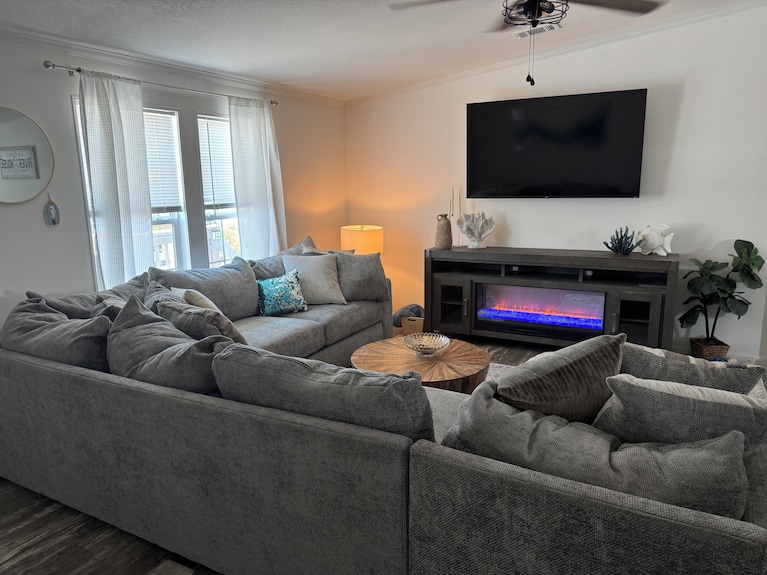 Weeki Wachee 3br Private Dock, Kayak, Fish & Boat, Trailer Parking, Sleeps 6 - Spring Hill, FL
