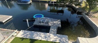 Weeki Wachee 3BR Private Dock, Kayak, Fish & Boat, Trailer Parking, Sleeps 6