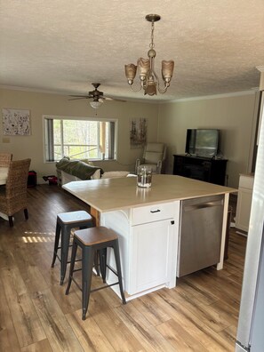 Interior - Quaint 2-bedroom, 1-bath house in charming Cowee Valley Franklin NC (Franklin)
