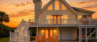 Sunset Hammock Oasis on The Point • 2-Min Walk to Beach & Sunsets • Emerald Isle