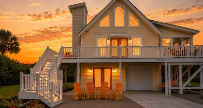 Sunset Hammock Oasis on The Point • 2-Min Walk to Beach & Sunsets • Emerald Isle