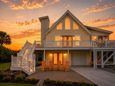 Sunset Hammock Oasis on The Point • 2-Min Walk to Beach & Sunsets • Emerald Isle