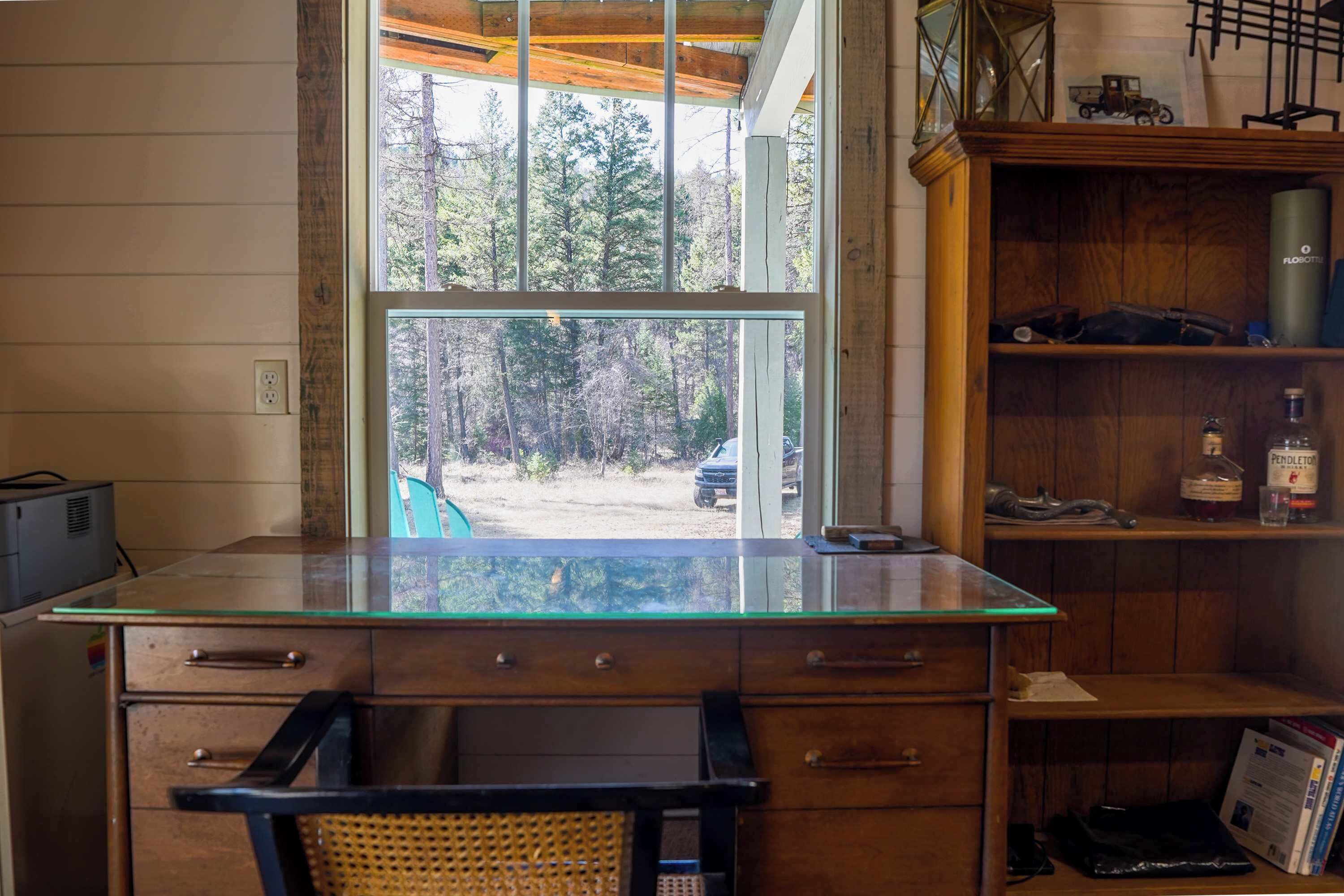 Cabaña, varias camas, patio, vista a la montaña (Off Grid Retreat) | Interior