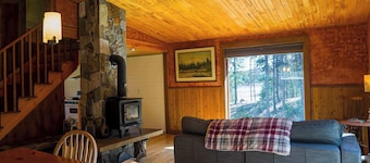 Off Grid Retreat Stay for 7