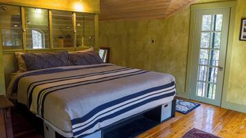 Cabin, nhiều giường, sân hiên, quang cảnh núi (Off Grid Retreat) | 2 phòng ngủ, trang trí khác biệt