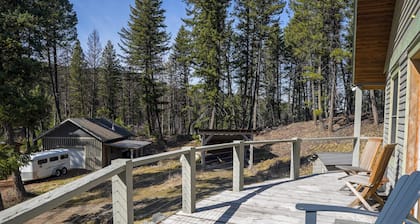 Off Grid Retreat Stay for 7