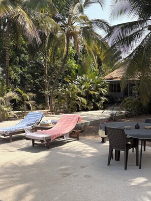 Outdoor dining - House with sea view (Cap Skirring)