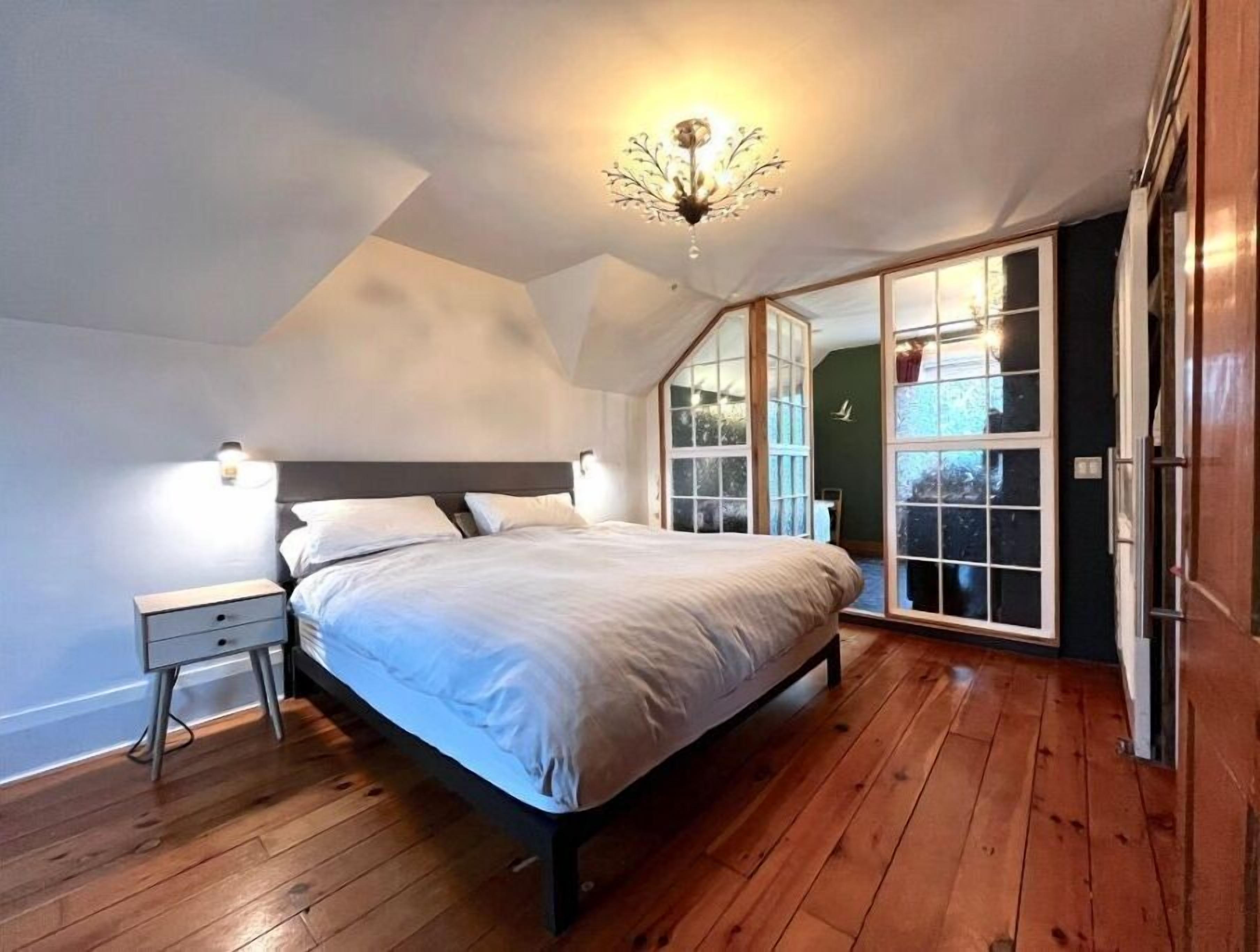 6 chambres, fer et planche à repasser, Wi-Fi, draps fournis
