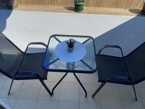 Kahden hengen economy-huone, kaupunkinäköala | Terassi/patio