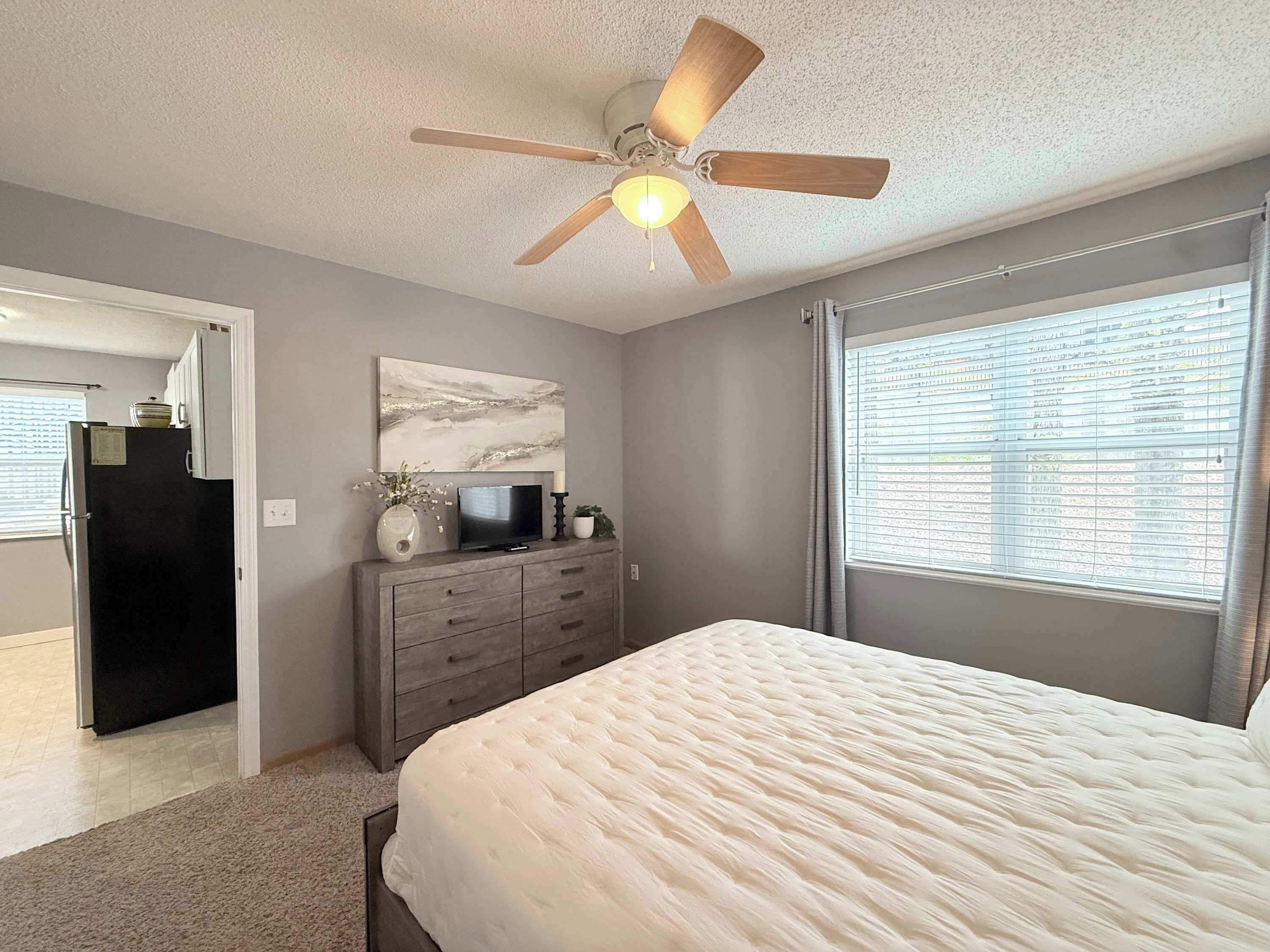Condo, Multiple Beds, Kitchen (Lakefront Vibes)