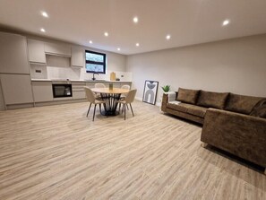 Interior - Fully Furnished Town Centre 3 Bed Apartments for Contractors + Parking (Ipswich)