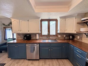 House, Multiple Beds, Patio (Cozy Cove Escape) | Private kitchen - Cozy Cove Escape Lakefront (Linn Creek)