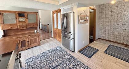 Cozy Cove Escape Lakefront