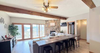Cozy Cove Escape Lakefront