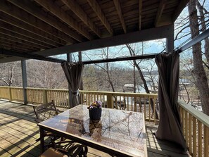 บ้านพัก, หลายเตียง, ลานระเบีย  ง (Cozy Cove Escape) | วิวจากห้องพัก