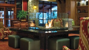 Lobby - Beautiful spacious 2-bedroom condo in fabulous South Lake Tahoe (South Lake Tahoe)