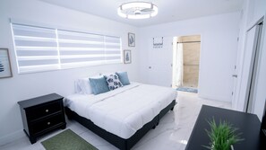 Room - Charming 3-bedroom house in Biscayne Gardens Miami (Miami)