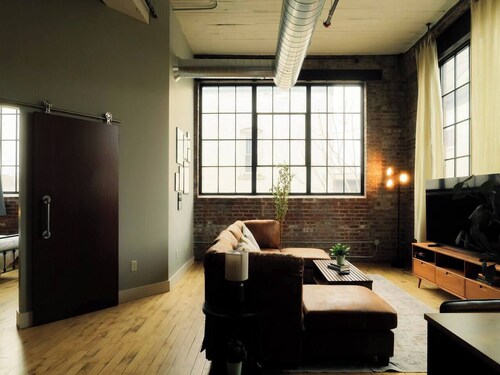 Cooperage 214 | 2BR Industrial Downtown Loft
