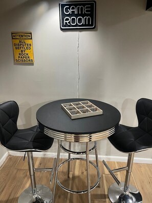 Dining - Saint Louis Family Getaway Home (St. Louis)