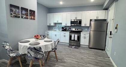Cozy 1-bedroom apartment in delightful Newark with AC