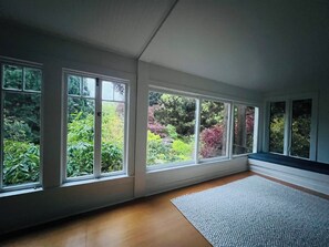 Interior - Madrona Craftsman Retreat Near Lake Washington (Seattle)