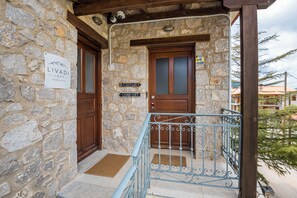 Exterior detail - Livadi Loft | Cozy Getaway in Parnassos (Kalyvia Livadiou Arachovas)