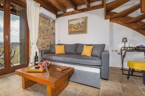 Living area - Livadi Loft | Cozy Getaway in Parnassos (Kalyvia Livadiou Arachovas)