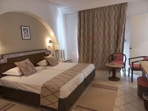 Basic Quadruple Room - tunsia lodge Hotel  (hammamet)