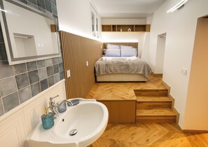 3 Schlafzimmer, Schreibtisch, Bügeleisen/Bügelbrett, kostenloses WLAN
