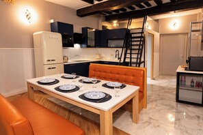 Dining - Central Paris 3BR Apartment | 3 Bathrooms | Sleeps 8 | Walk to Louvre | AC (Paris)