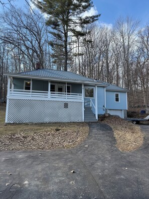 Exterior - Lakeview Blue (Meredith)